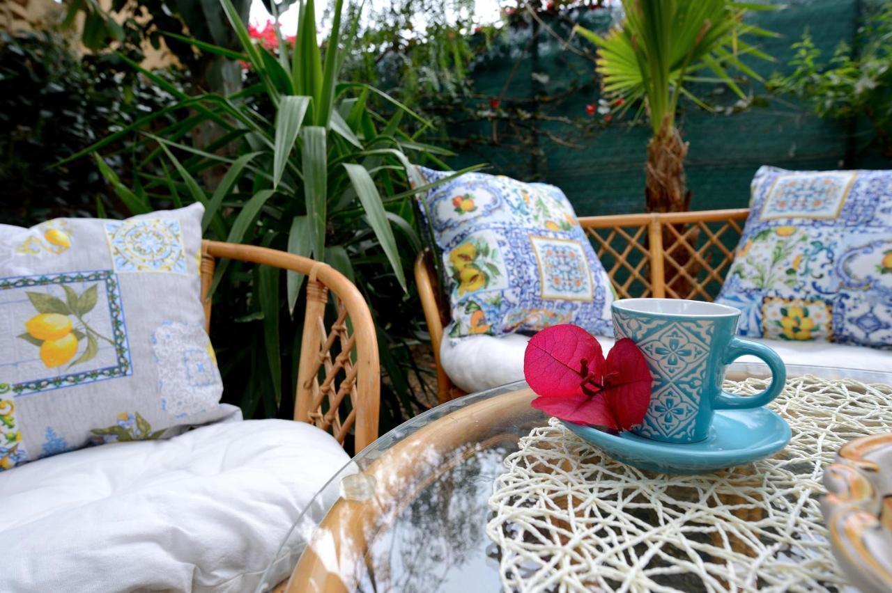 Lumie Di Sicilia Bed and Breakfast Porto Empedocle Exteriör bild